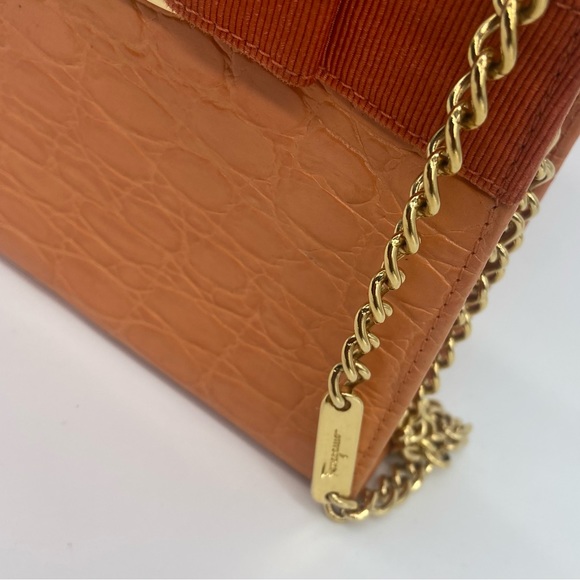 Salvatore Ferragamo Vara Bow Kiss Lock Shoulder Bag - Picture 6 of 12